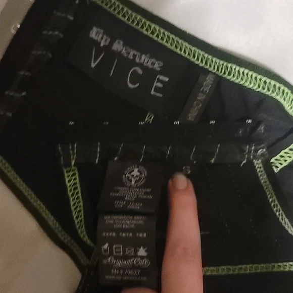 Lip Service Desensitized Garter Belt S - Picture 3 of 4